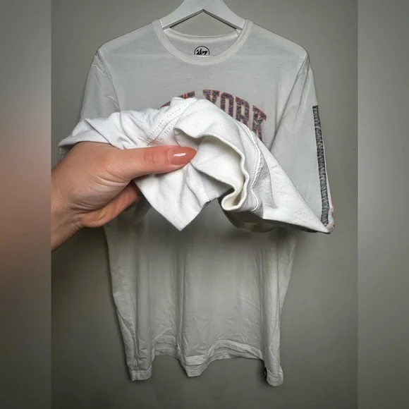 New York Knicks Long Sleeve Tee – White (Men’s XLarge ) - Picture 5 of 5